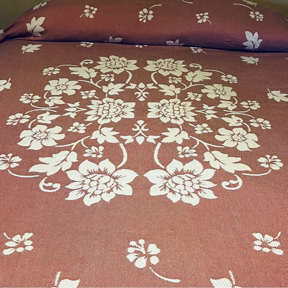 Vintage Tapestry Style Queen Bedspread Rose Colored White Floral Pattern